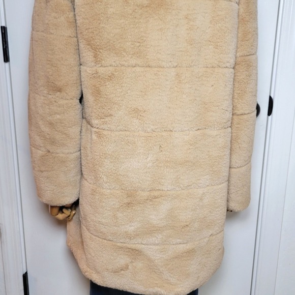 NVLT Faux Fur Teddy Button Coat Size Small Fall Jacket Chic Old Money - Picture 15 of 16